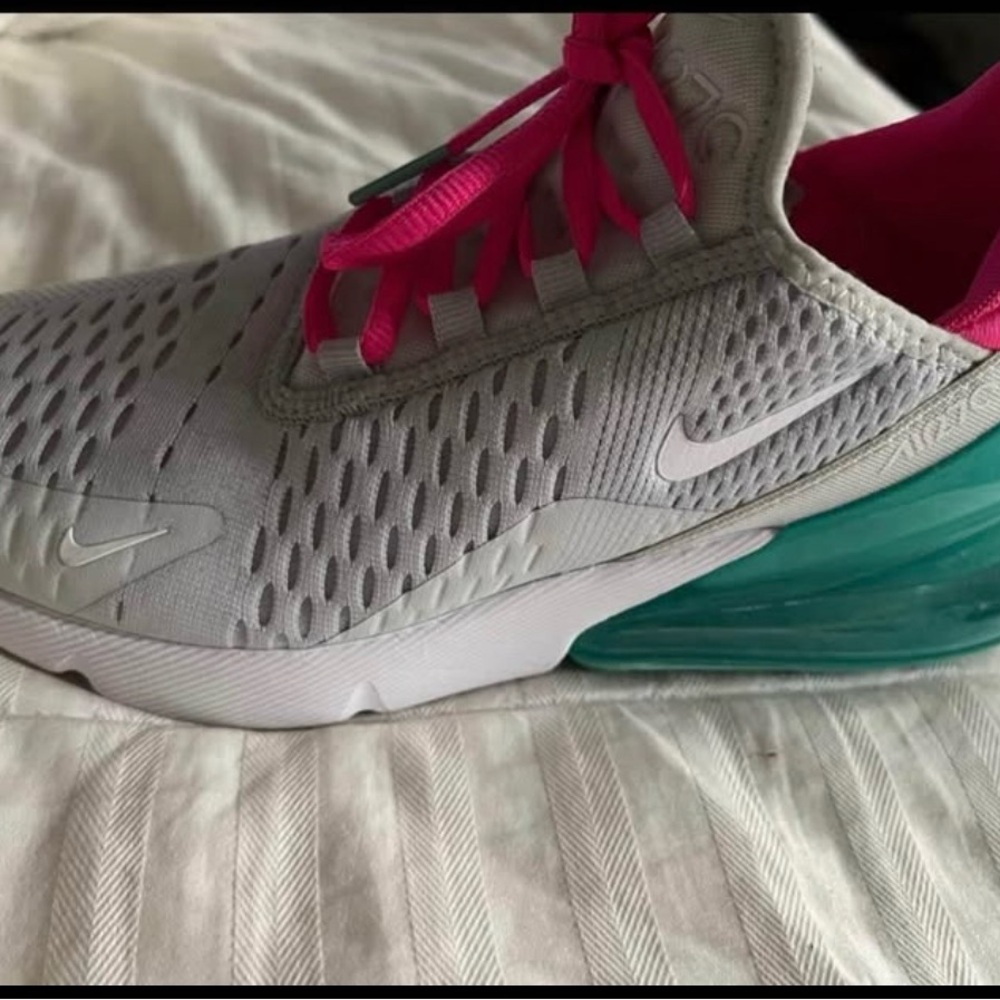 Nike Women's Gray and Pink Athletic Shoes